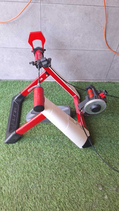 Trenażer rowerowy ELITE Novo Force