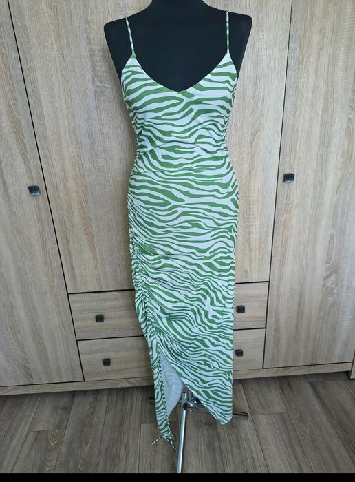 Sukienka Bershka maxi S biało-zielona